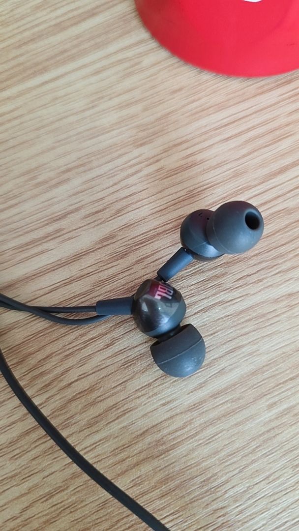 Micro trên tai nghe JBL C200SI