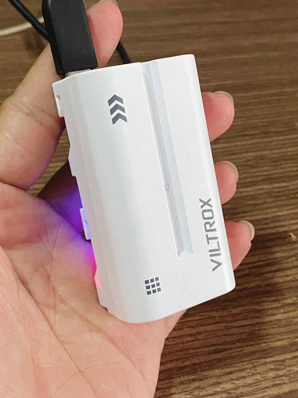 Viltrox NP-F550 sạc USB-C