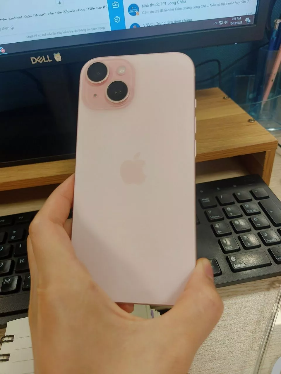 Apple iPhone 15 góc nhìn sản phẩm