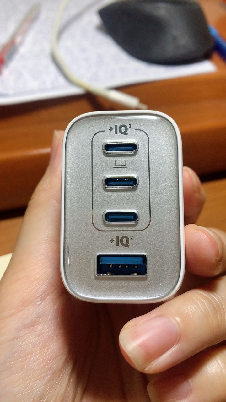 Anker Zolo A121C