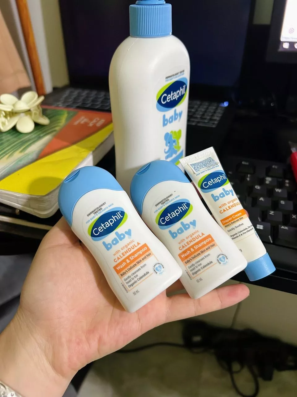 Sữa tắm gội Cetaphil Baby cho da nhạy cảm