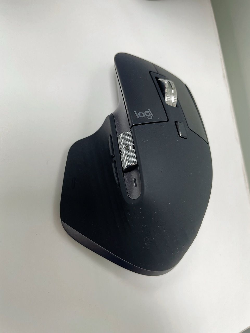 Các nút chức năng trên MX Master 3S