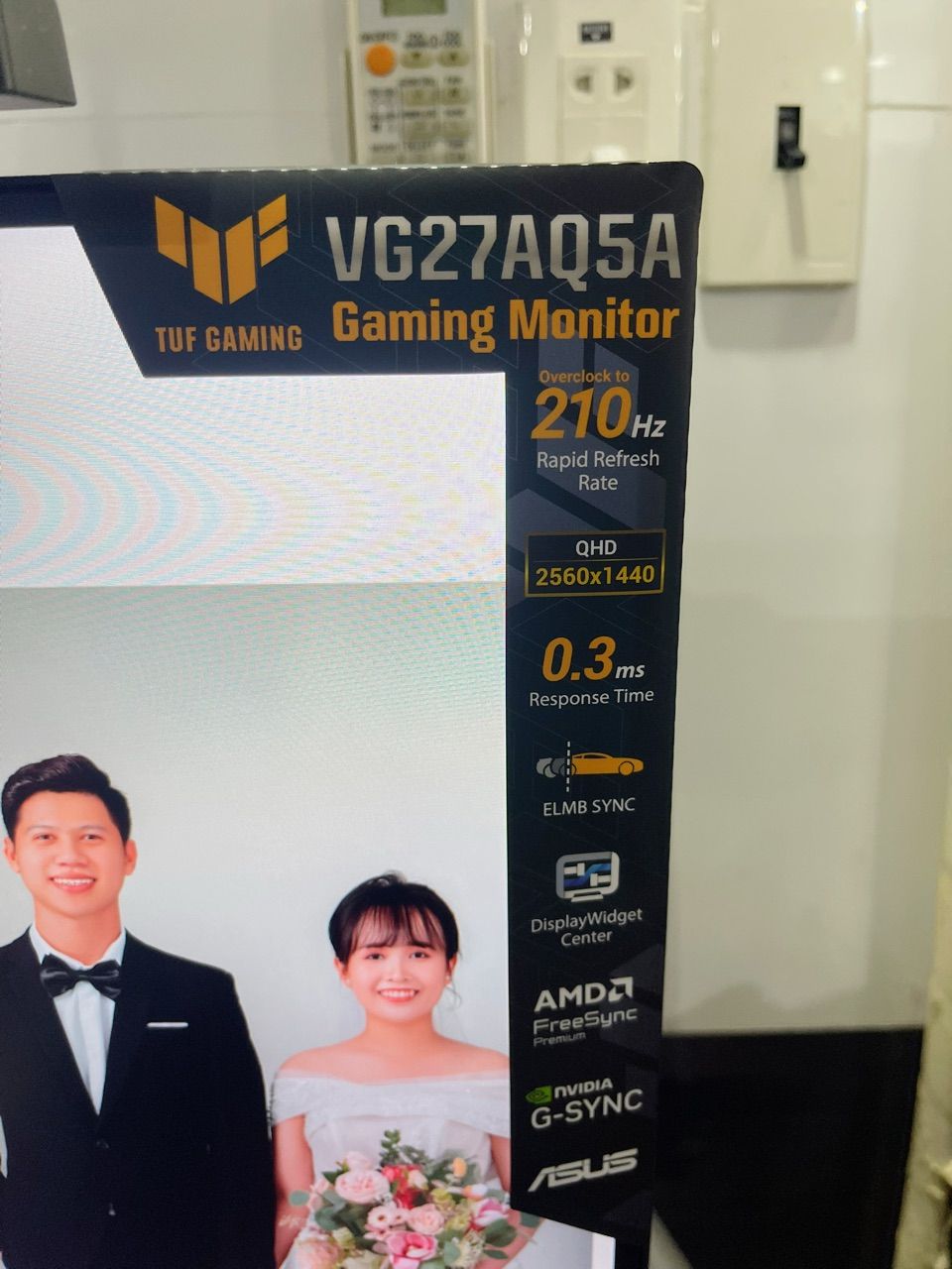 Mặt trước màn hình Asus TUF Gaming