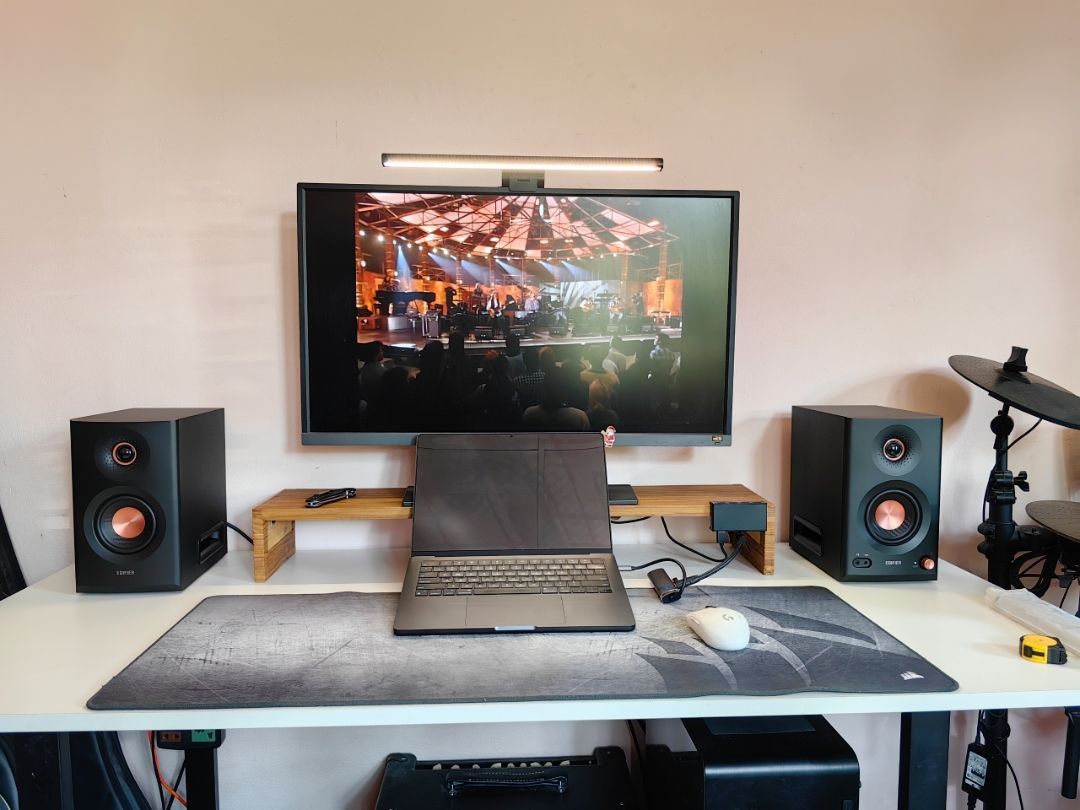 EDIFIER MR5 và phụ kiện