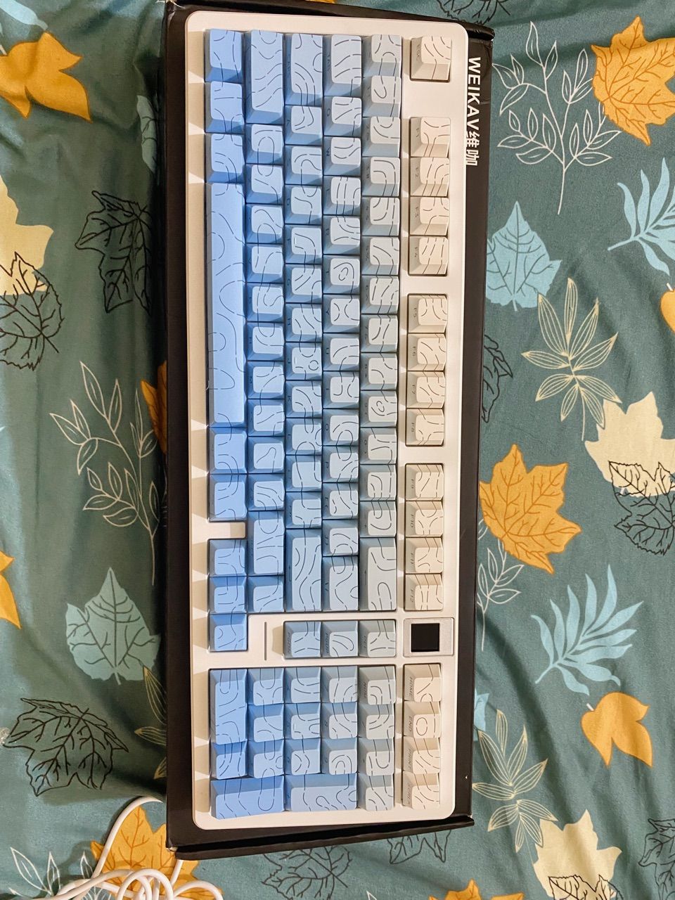 Màn hình TFT trên bàn phím Weikav WK102