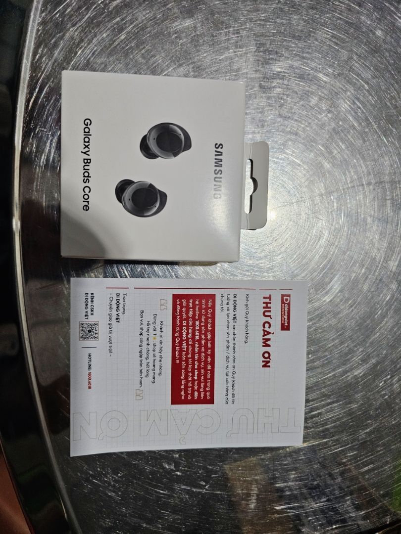 Thiết kế in-ear Samsung Galaxy Buds Core