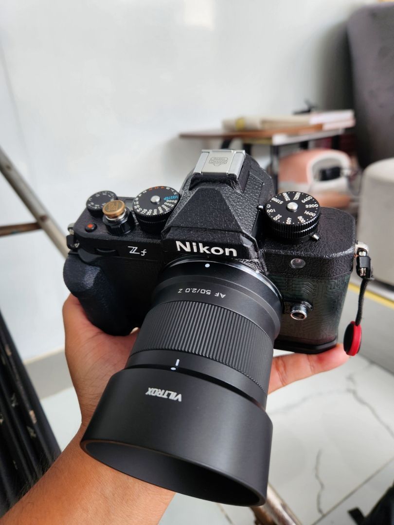Bộ phụ kiện đi kèm Viltrox AF 50mm F2.0 Air