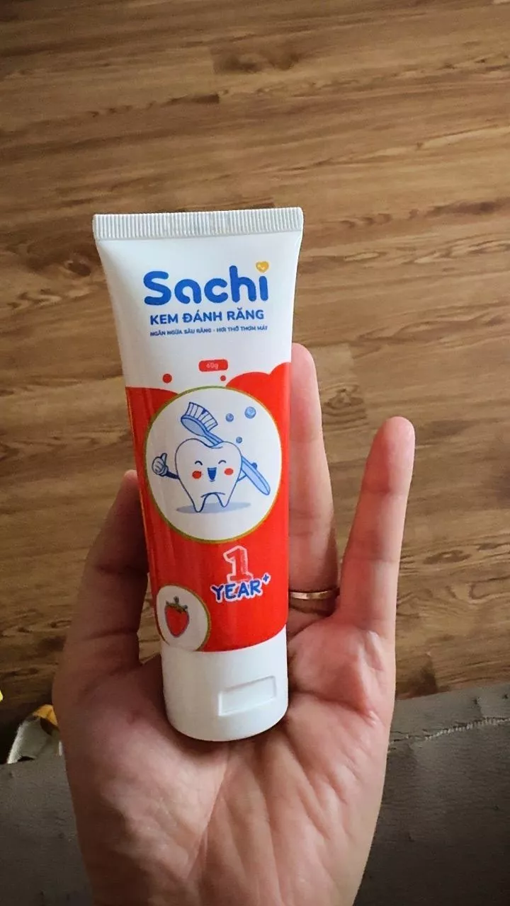 Tuýp kem đánh răng Sachi