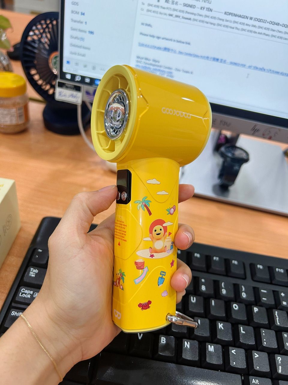 Quạt mini có đèn LED