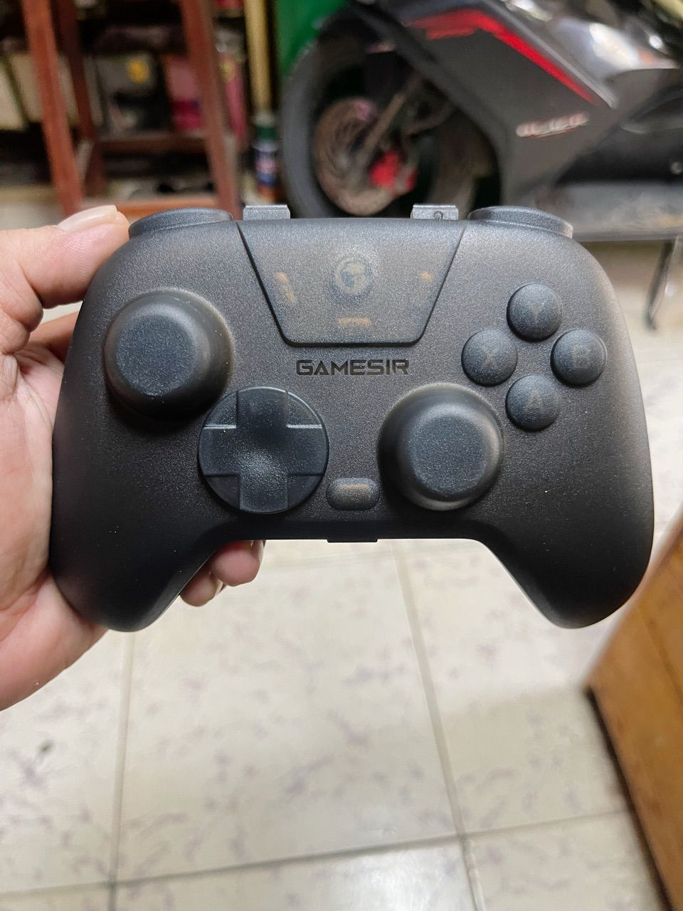 Các góc của tay cầm GameSir Nova Lite 2
