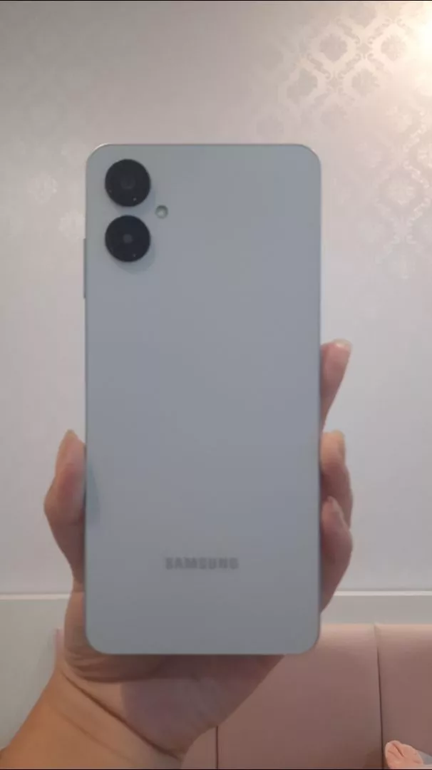 Samsung Galaxy A06 5G - góc nghiêng máy