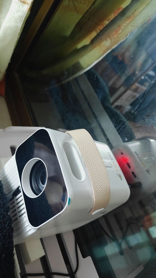 Mặt trước máy chiếu BEECUBE X2 MAX Gen 3