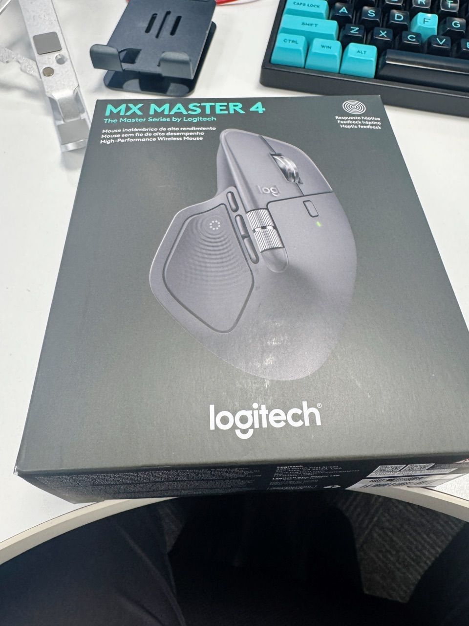 Logitech MX Master 4 kết nối không dây