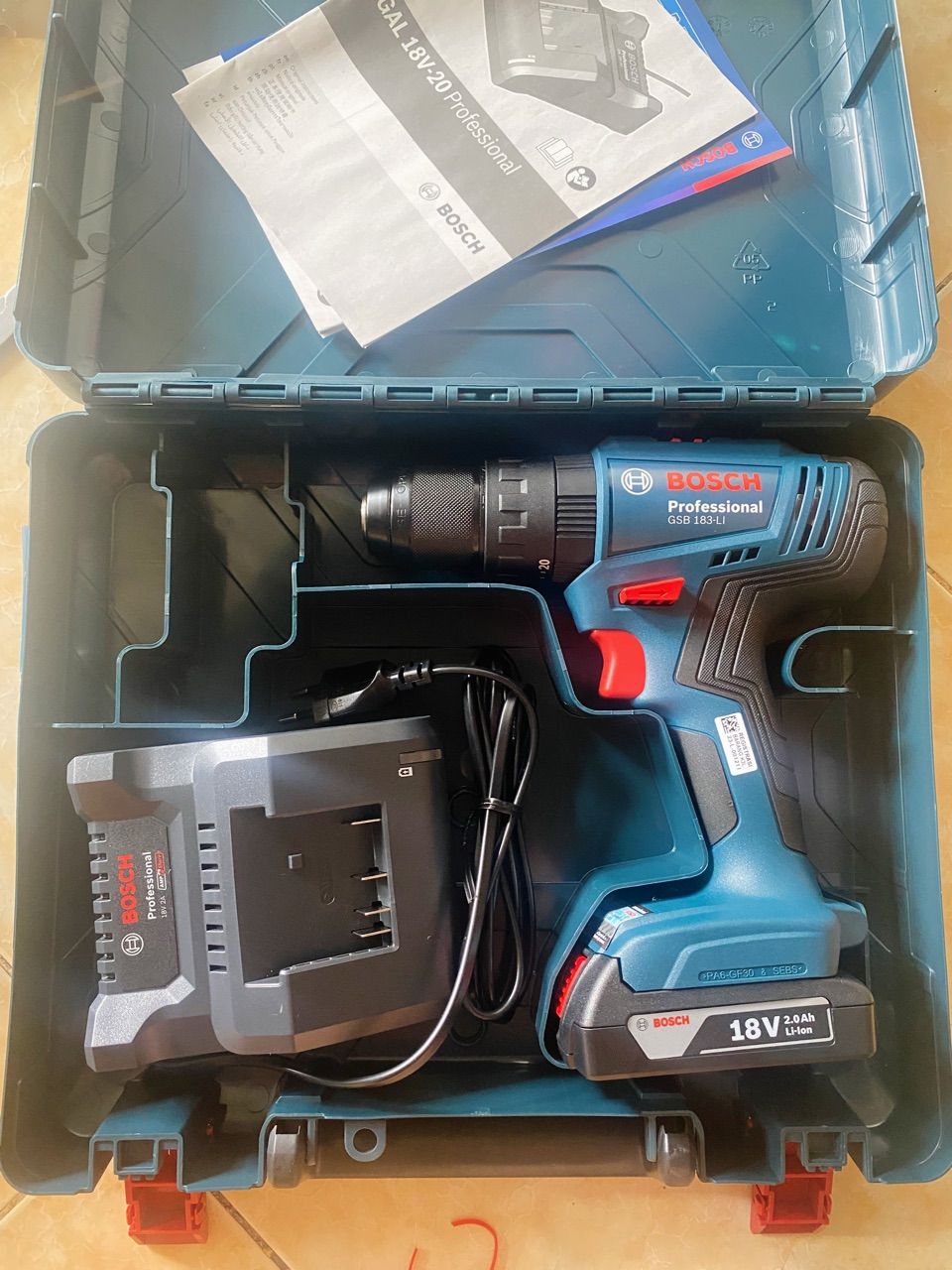 Va li nhựa và phụ kiện Bosch GSB 183-LI