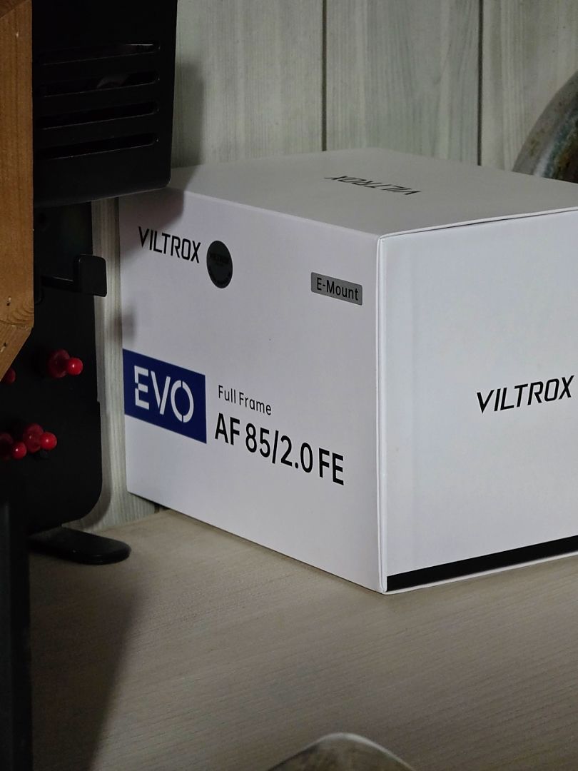 Chi tiết ống kính Viltrox AF 85mm F2.0 EVO