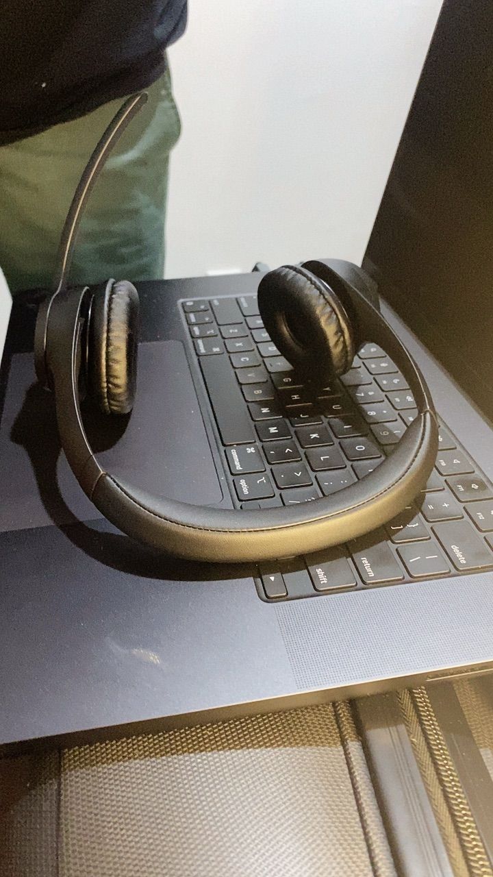 Logitech Zone 300 sử dụng hằng ngày