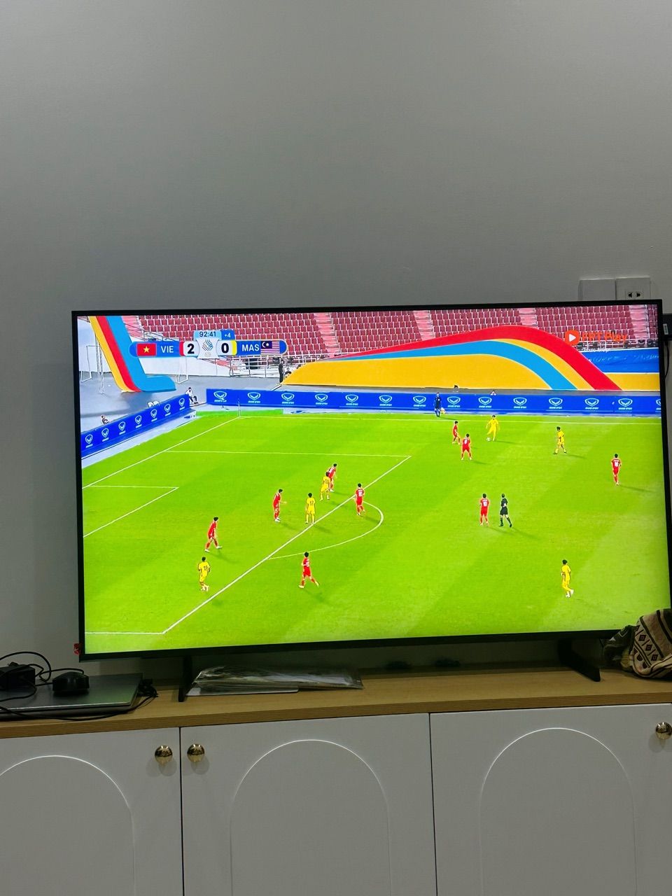 Tivi Samsung QLED 4K Q8FAAKXXV