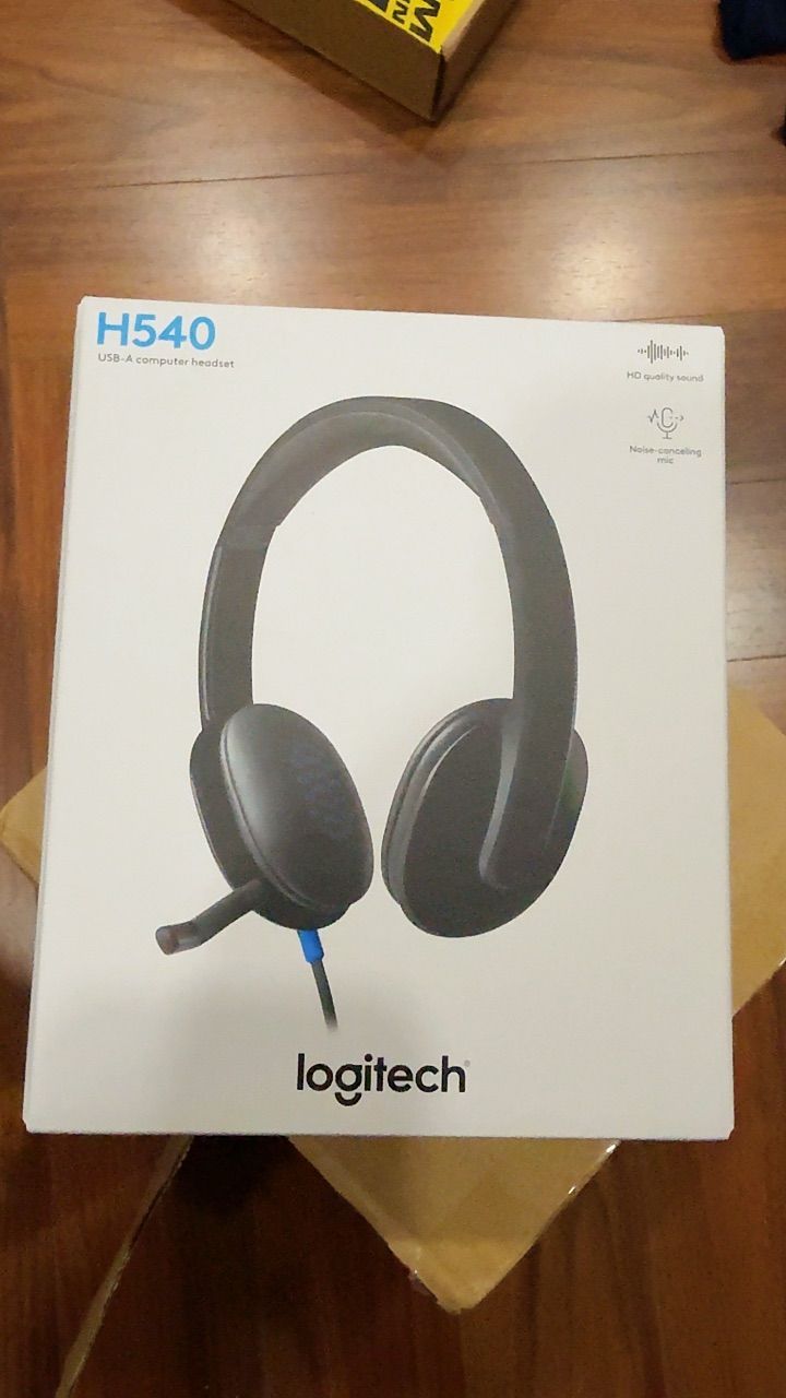 Cụm điều khiển trên tai nghe Logitech H540