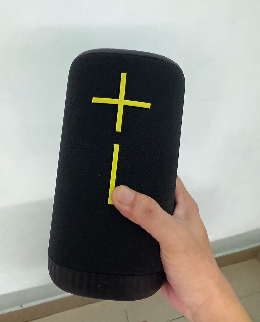 Loa Logitech Ultimate Ears EVERBOOM và phụ kiện