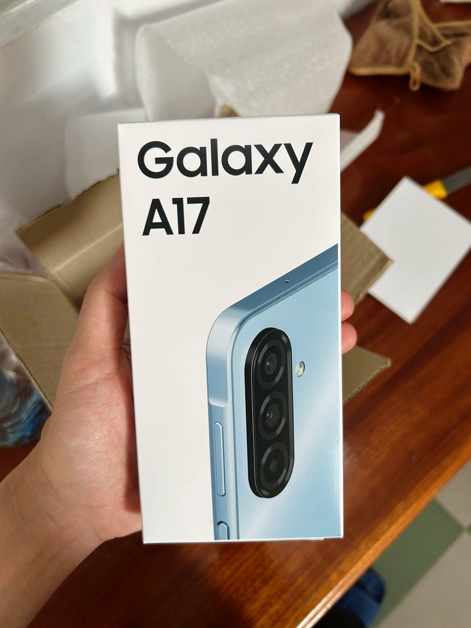 Thiết kế Samsung Galaxy A17 LTE