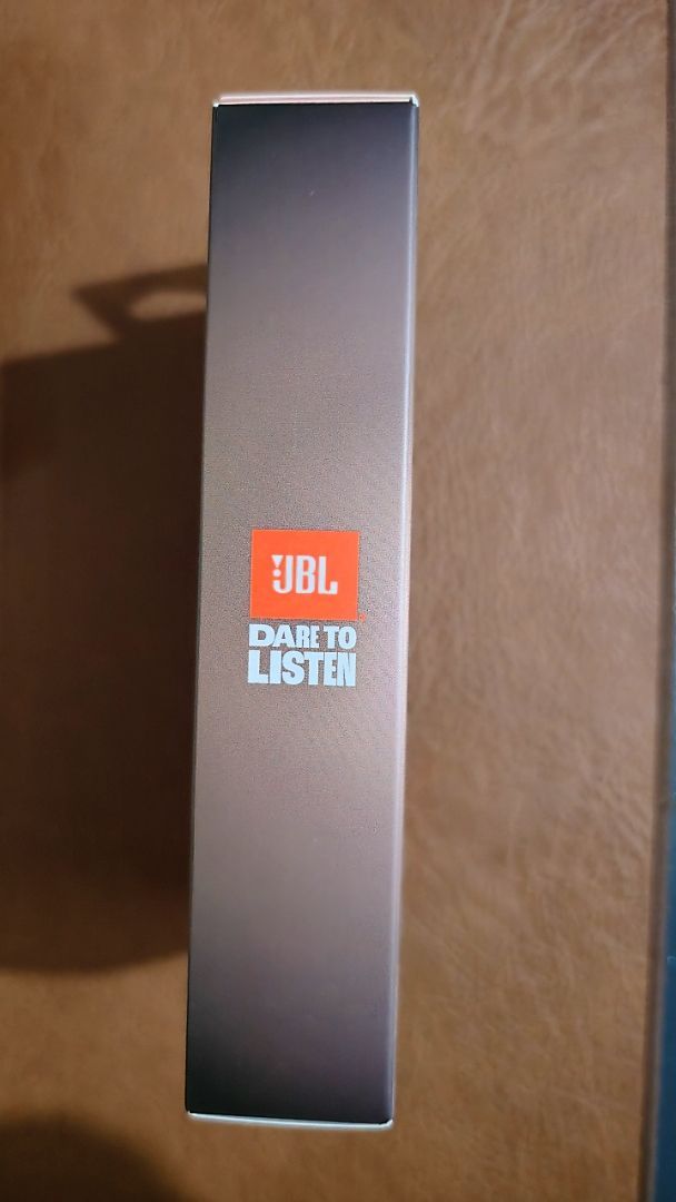 Thiết kế open-ear JBL