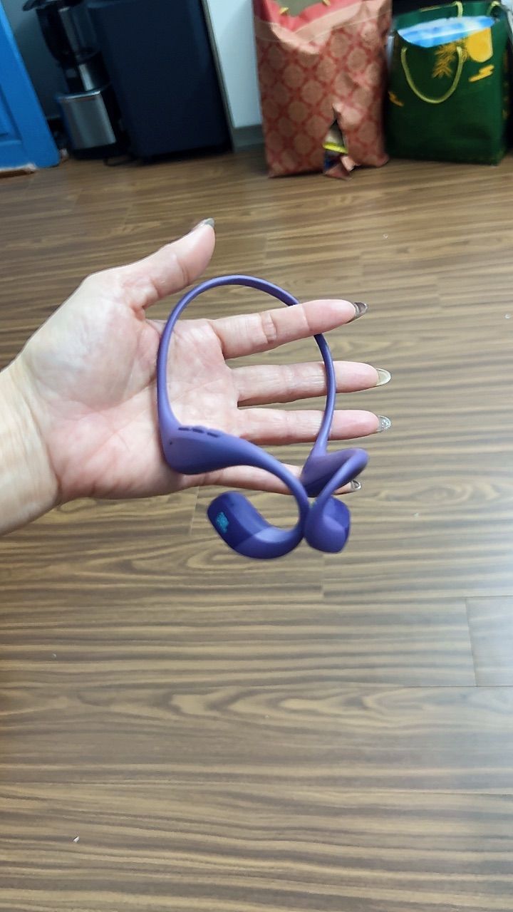 Thiết kế open-ear JBL