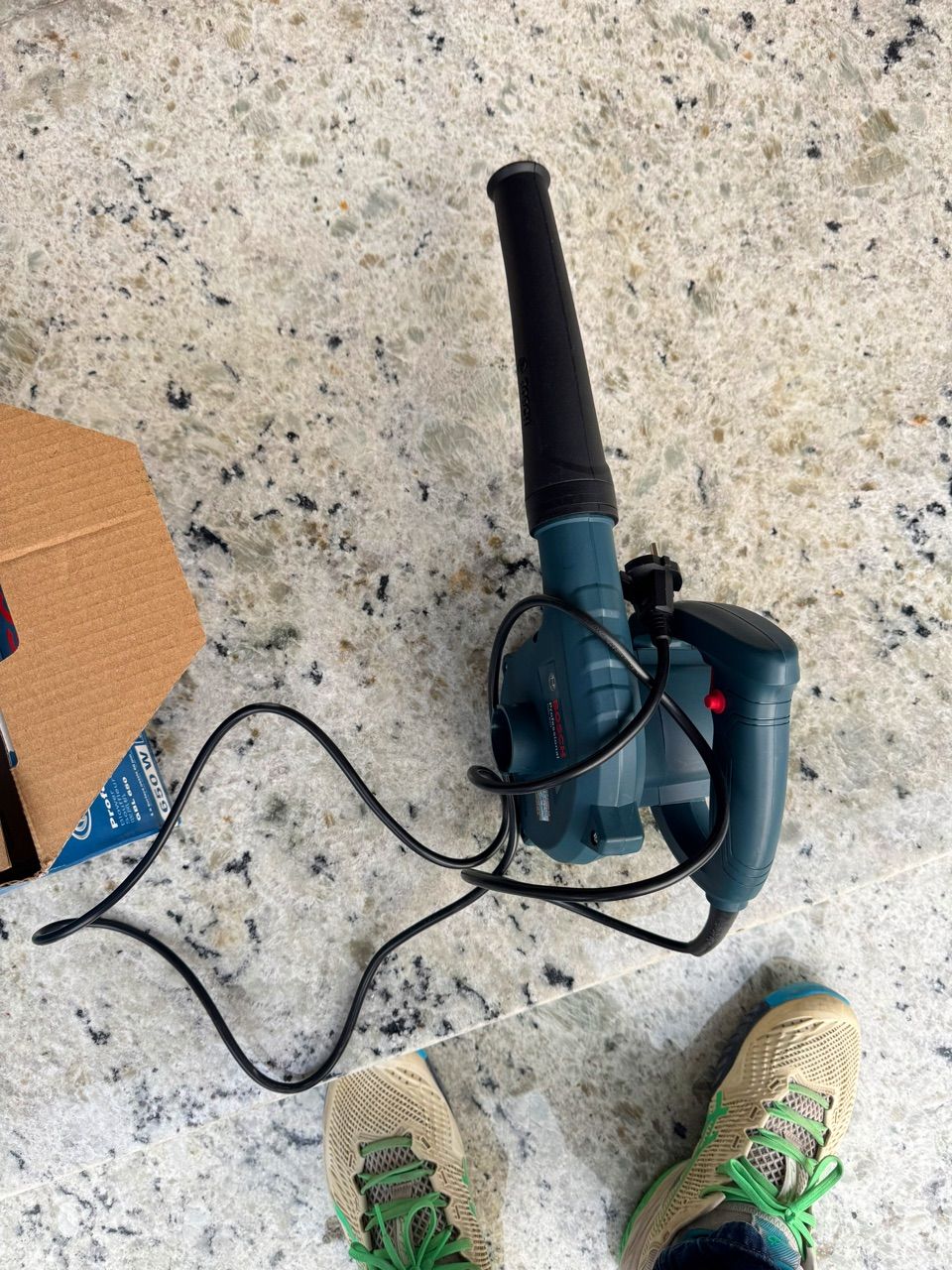 Máy thổi Bosch trong khu vực làm việc