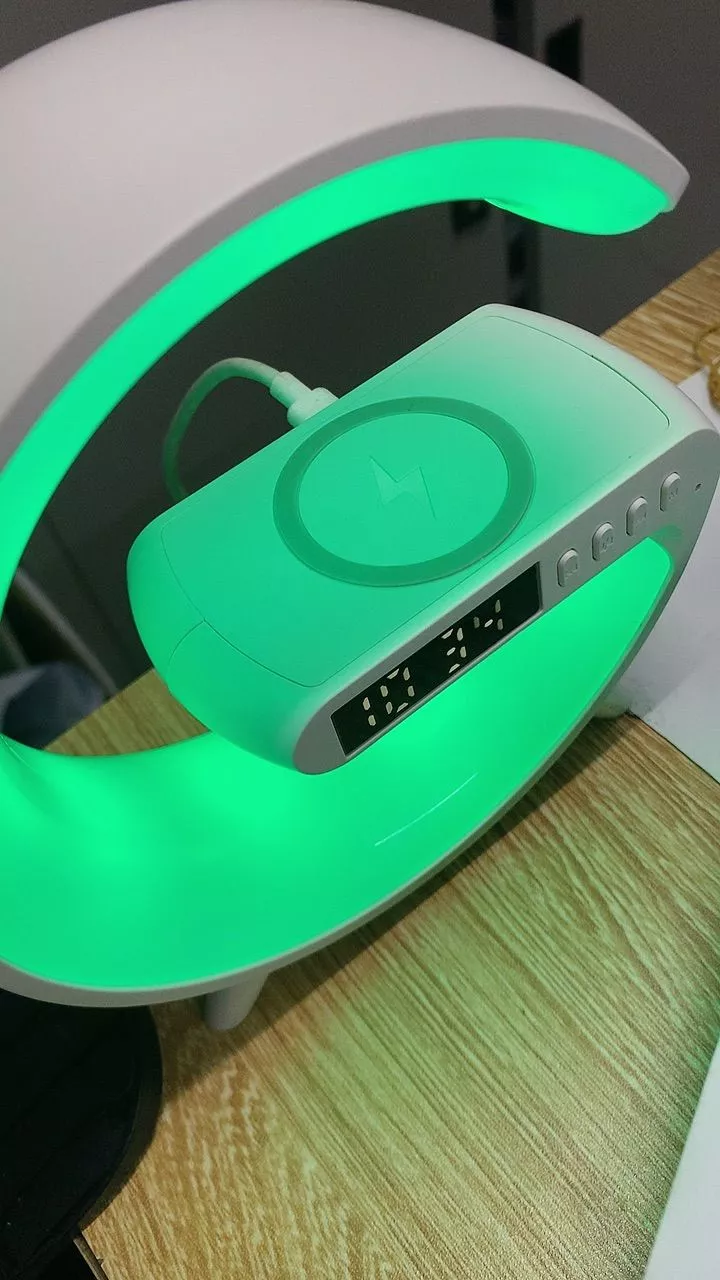 Loa Bluetooth G63 hiển thị thời gian và đèn RGB