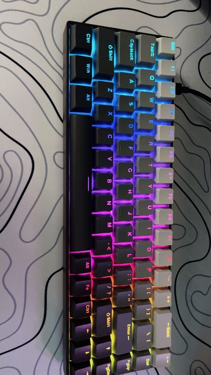 Đèn RGB trên bàn phím LEAVEN K68