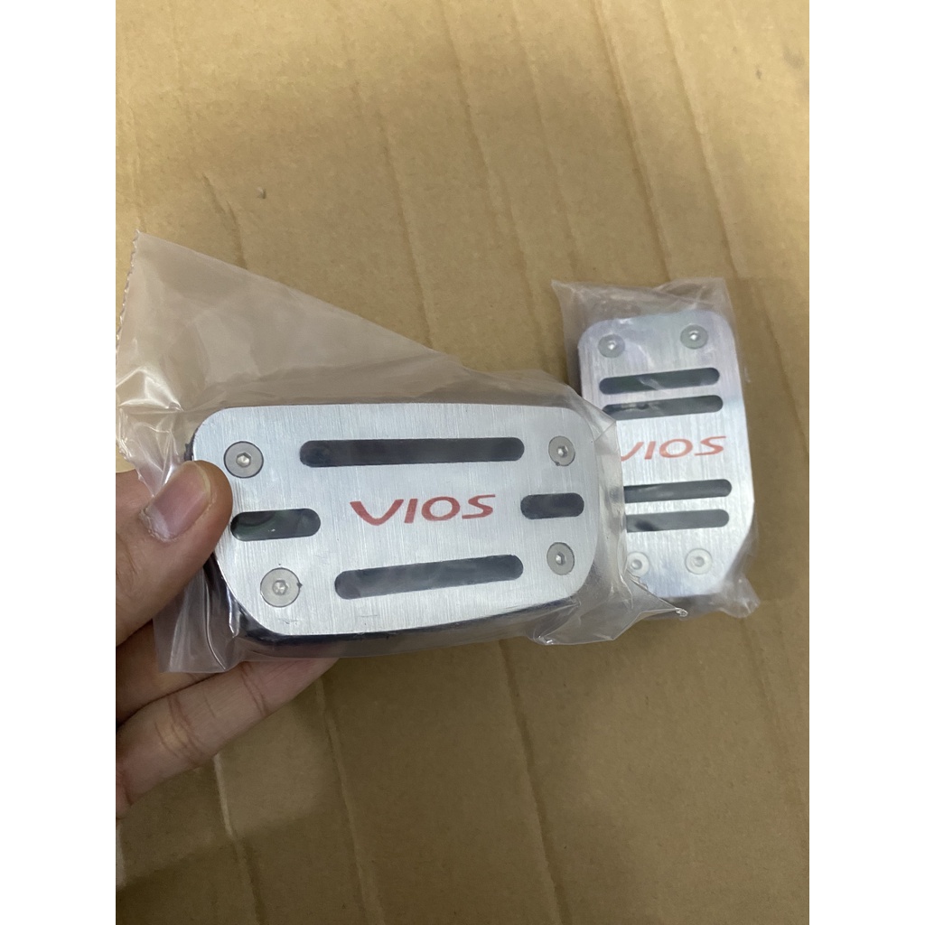 Ốp chân ga, ốp chân phanh xe Toyota Vios 2018-2021,CHẤT LIỆU nhôm cao cấp