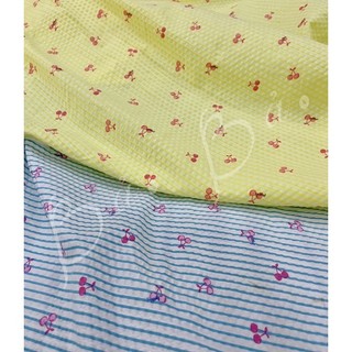 Vải Cotton Xốp Tông Pastel Nhẹ Nhàng In Trái Cherry Phối Sọc Mềm Rũ Phồng Nhẹ Khổ 1m45