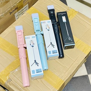 Gậy chụp hình selfie 3 chân bluetooth có đèn led điều khiển từ xa tiện lợi đa năng