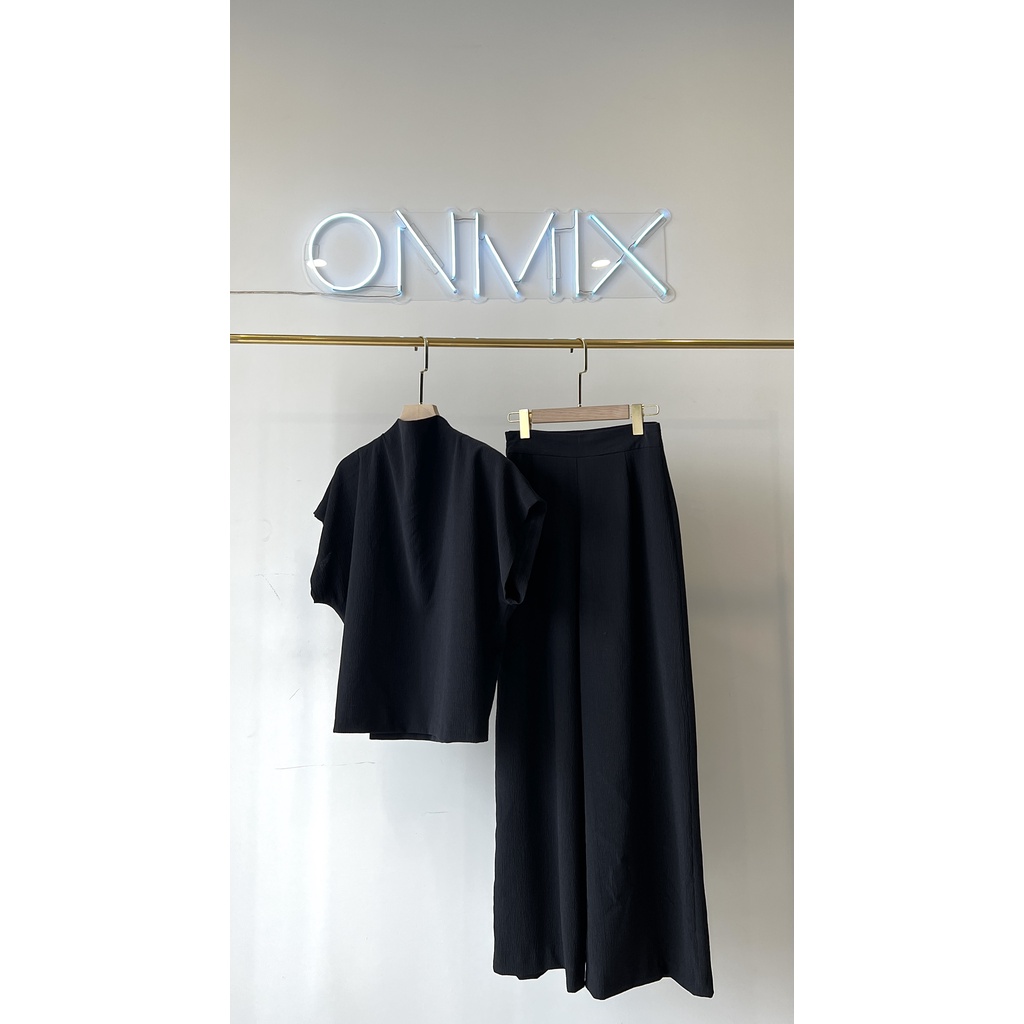 Set bộ hè ONMIX - Lauren Set - Màu Đen - Vải Thun Sốp Hàn Cao Cấp