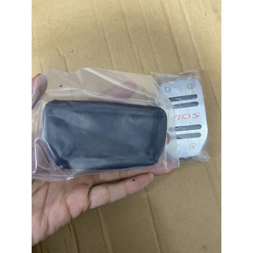 Ốp chân ga, ốp chân phanh xe Toyota Vios 2018-2021,CHẤT LIỆU nhôm cao cấp