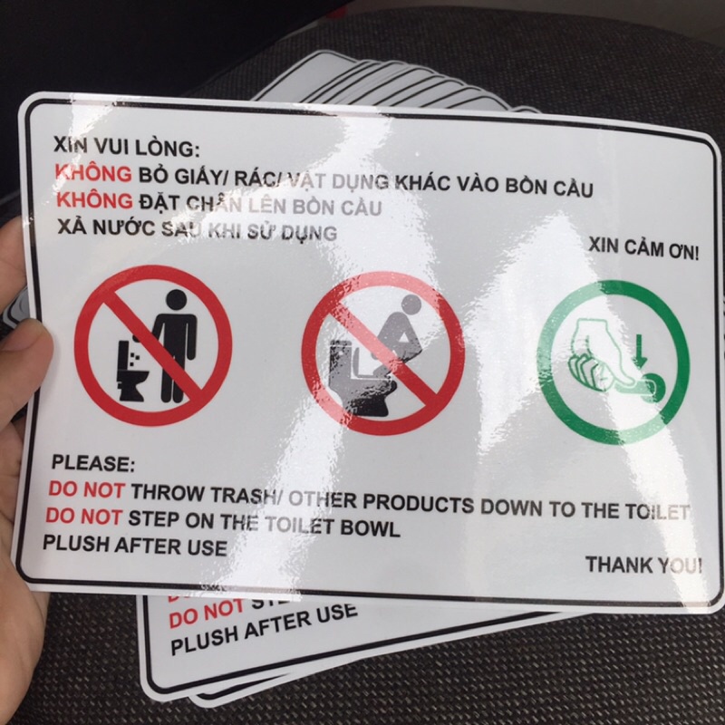 Toilet rule. Biển báo chú ý nhà vệ sinh, nhà tắm, WC. Không giẫm chân lên bồn cầu. Xả nước sau khi sử dụng