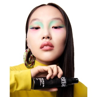 Xịt Khóa Cố Định Lớp Trang Điểm Kiềm Dầu MIST & FIX MATTE 100ml - MAKE UP FOR EVER