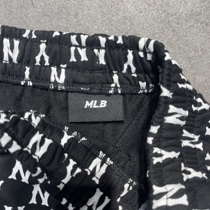  Quần Short MLB Monogram Front Print Setup Shorts New York  Yankees [3asmm0123 50bks]