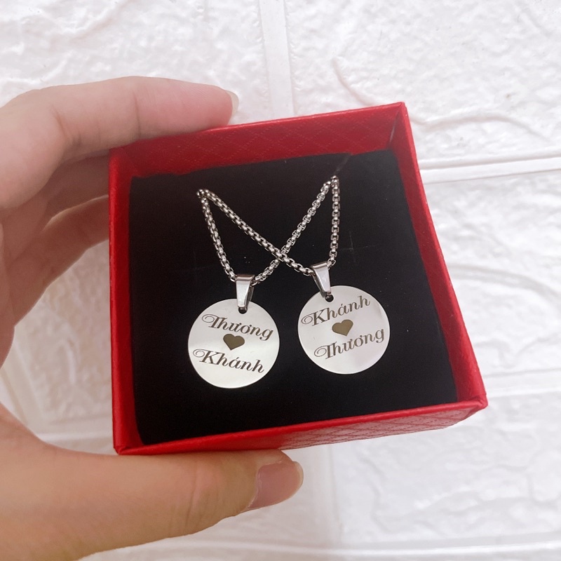 Mặt dây chuyền titan tròn có nhiều size khắc chữ hình theo yêu cầu ko gỉ CH01 BY ACCESSORIES