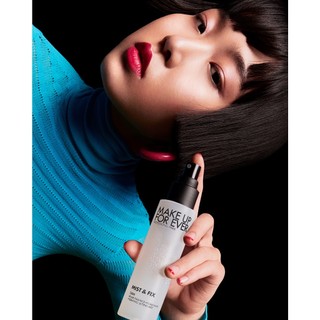 Xịt Khóa Trang Điểm Cấp Ẩm Lâu Trôi Mist & Fix 100ml -  MAKE UP FOR EVER