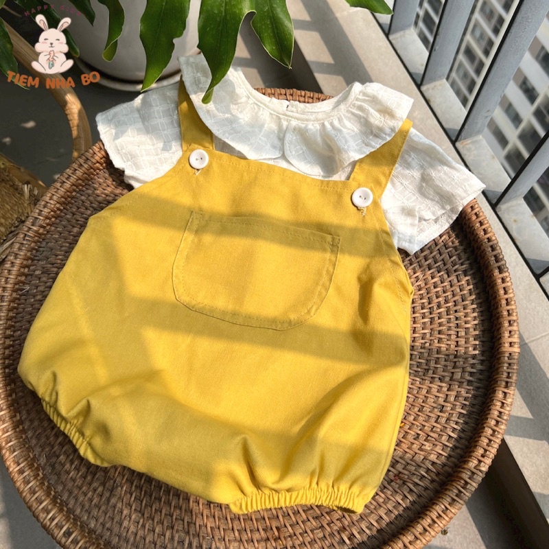 Body yếm cho bé gái kèm áo trắng cổ sen size 5-10kg Tiệm Nhà Bơ