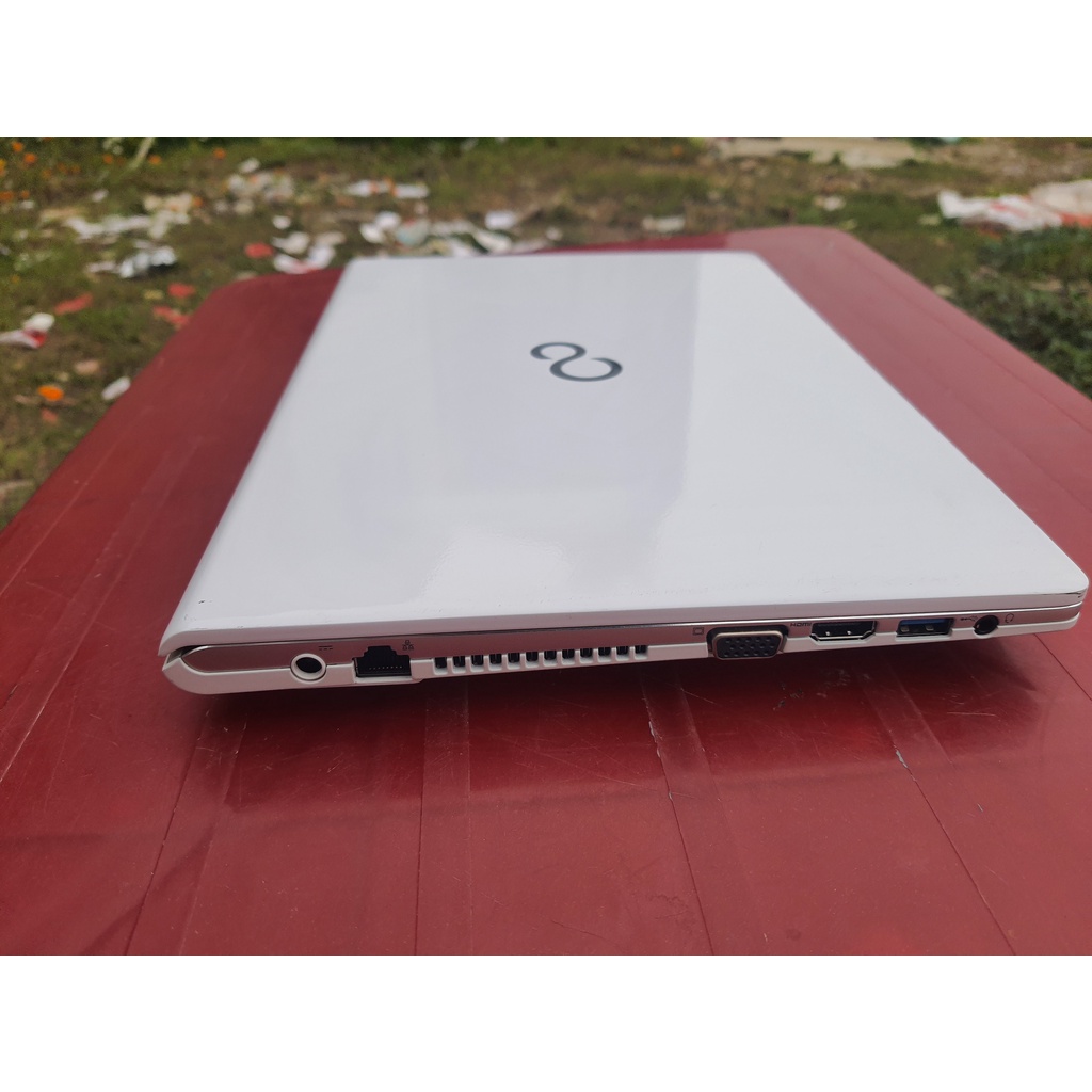 Fujitsu LIFEBOOK SH75/B1 /Core i5-7200U/RAM 8GB/ SSD 256GB/ 13,3