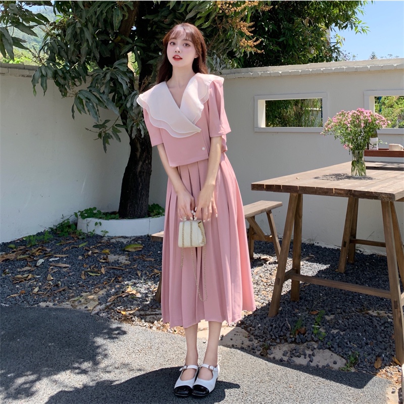 Hàng mới về đầm sơ mi cổ chữ V bèo nhún kiểu Pháp cổ chữ V + váy xếp ly ôm eo cao Bộ đồ khí chất Áo cổ lá sen ngắn tay ôm + váy xếp ly chữ A