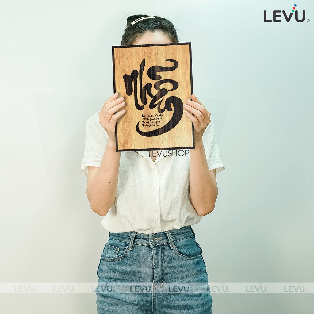 Tranh treo tường phòng họp chữ Nhẫn thư pháp bằng Gỗ LEVU084