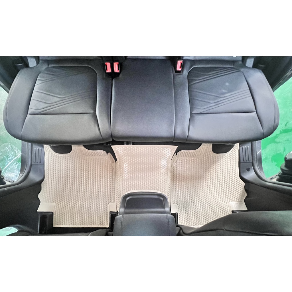 Thảm Lót Sàn Ô Tô Ford Everest 2023-2025 phiên bản 3D PRO viền ép nhiệt- Khít sàn xe, chống trơn, không ẩm mốc