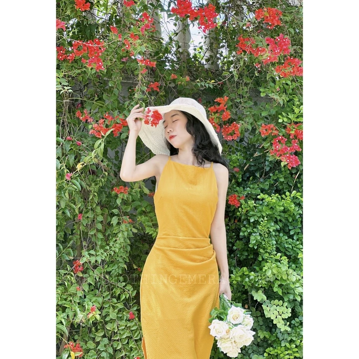 Váy EmeDress vàng- váy thiết kế xếp ly eo che bụng tôn dáng Emera