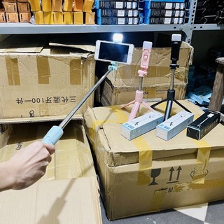 Gậy chụp hình selfie 3 chân bluetooth có đèn led điều khiển từ xa tiện lợi đa năng