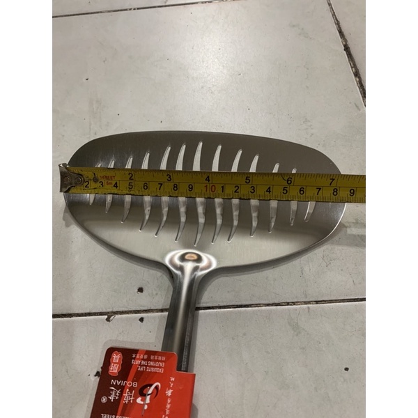 Xẻng Chiên Cá Nguyên Con Chất Liệu Inox 304 Không Hít Cán Bọc Gỗ