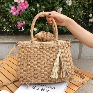 Túi cói Vintage đáy bầu hình thang - phụ kiện tua rua hạt ngọc- cầm tay và đeo chéo