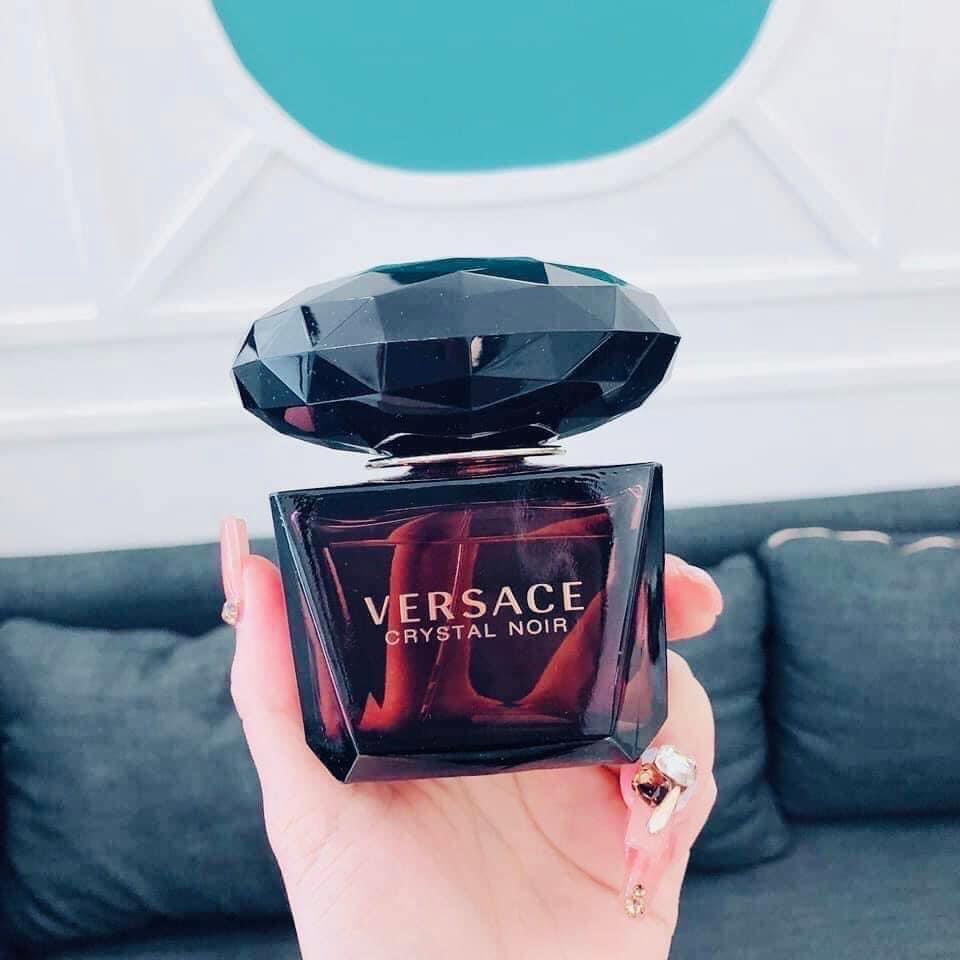 Nước hoa nữ Versace Crystal Noir Eau De Toilette