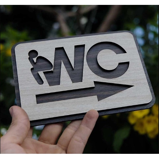 Bảng WC Gỗ mũi tên chỉ hướng nhà vệ sinh AKZTL03